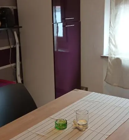 Interno 12 Apartment *